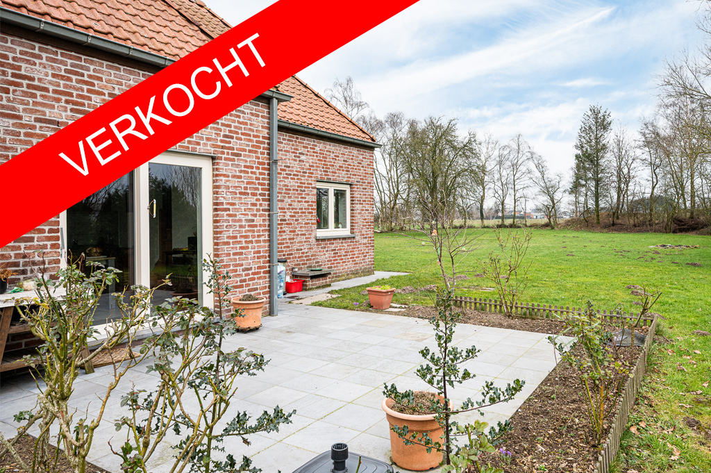 TK_144, ZELZATE - Alleenstaande woning met garage op groen perceel
