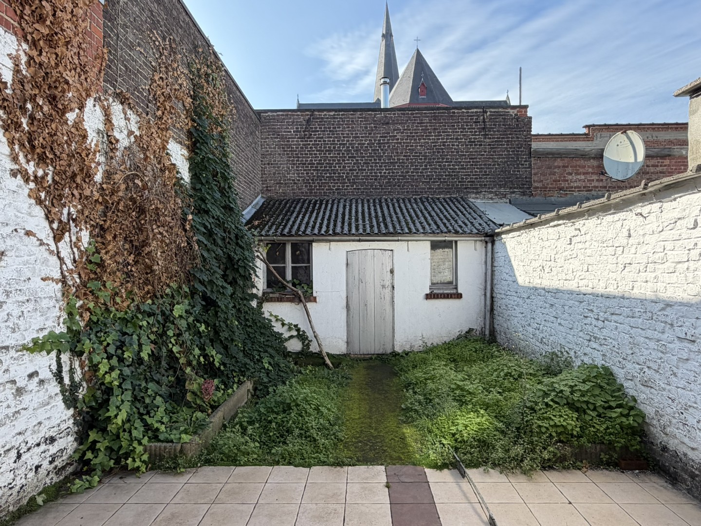 TH_485, SINT-AMANDSBERG - Ruime woning met stadstuintje
